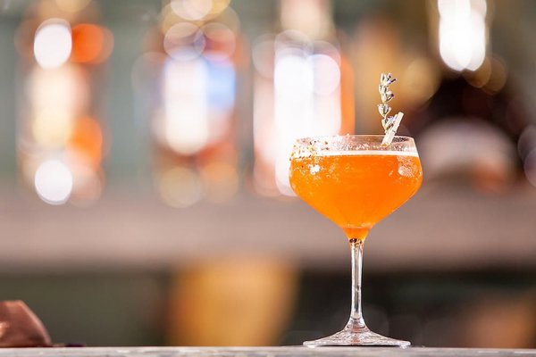 Comment sélectionner une location avec une bibliothèque bien fournie pour les amateurs de lecture ?