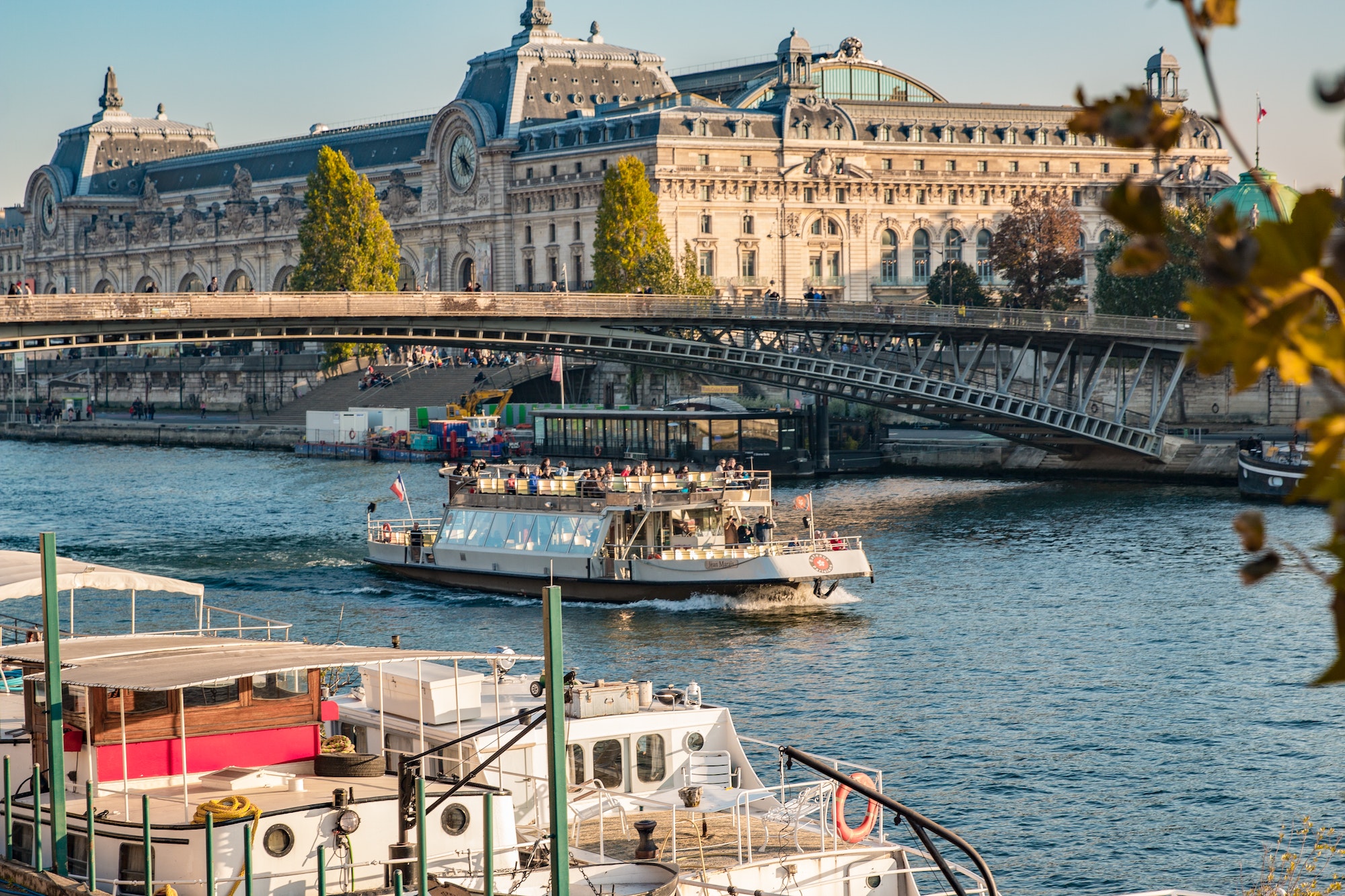 Croisières sur la Seine : pourquoi acheter ses tickets chez Voilà Tours ?